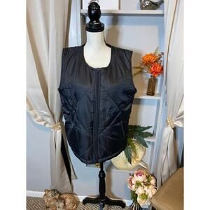 Socialite NWT New Small/Medium Black Front Zipper Lightweight Puffer Vest